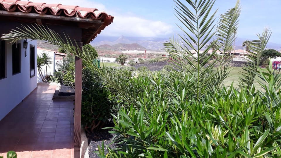 Golfcourse, Balcony/Terrace, Garden view, Mountain view
