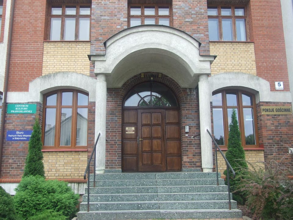 Property building, Facade/entrance, Facade/entrance, Area and facilities