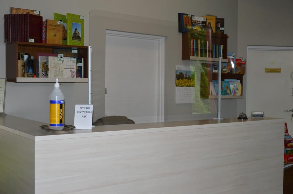 Lobby or reception, On site, Seasons