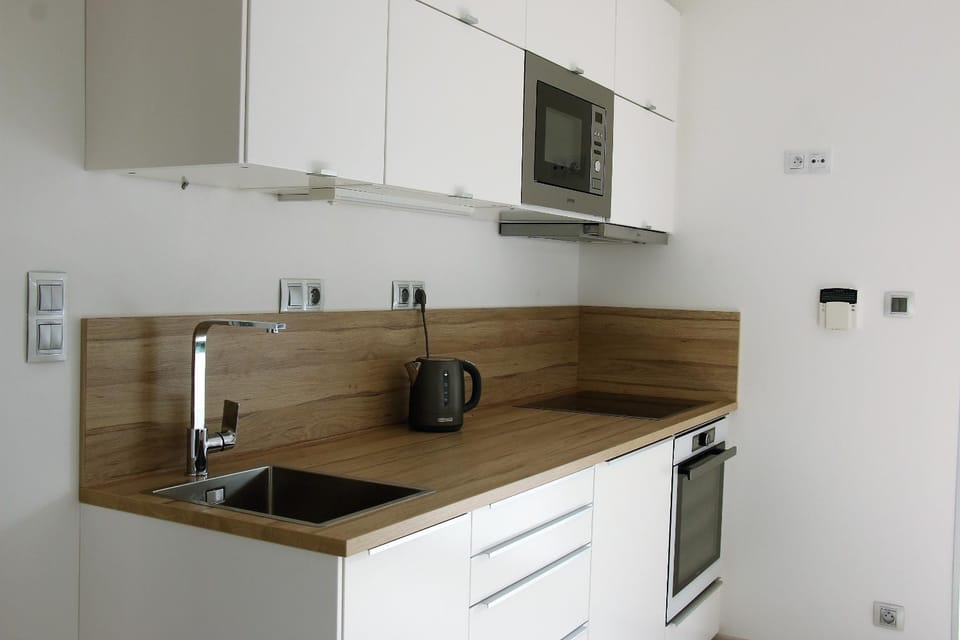 Kitchen or kitchenette