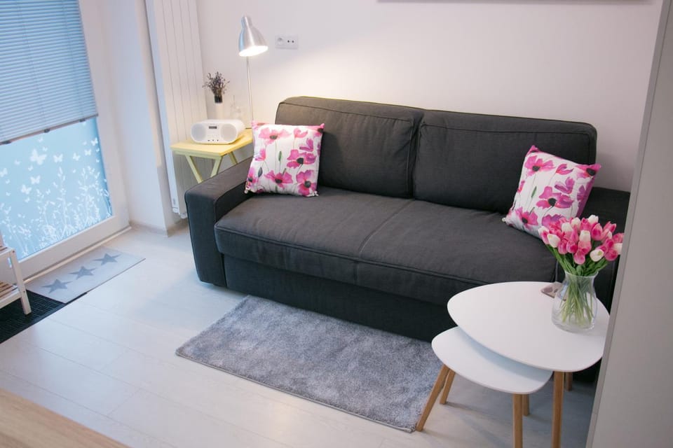 Bed, Living room, Seating area