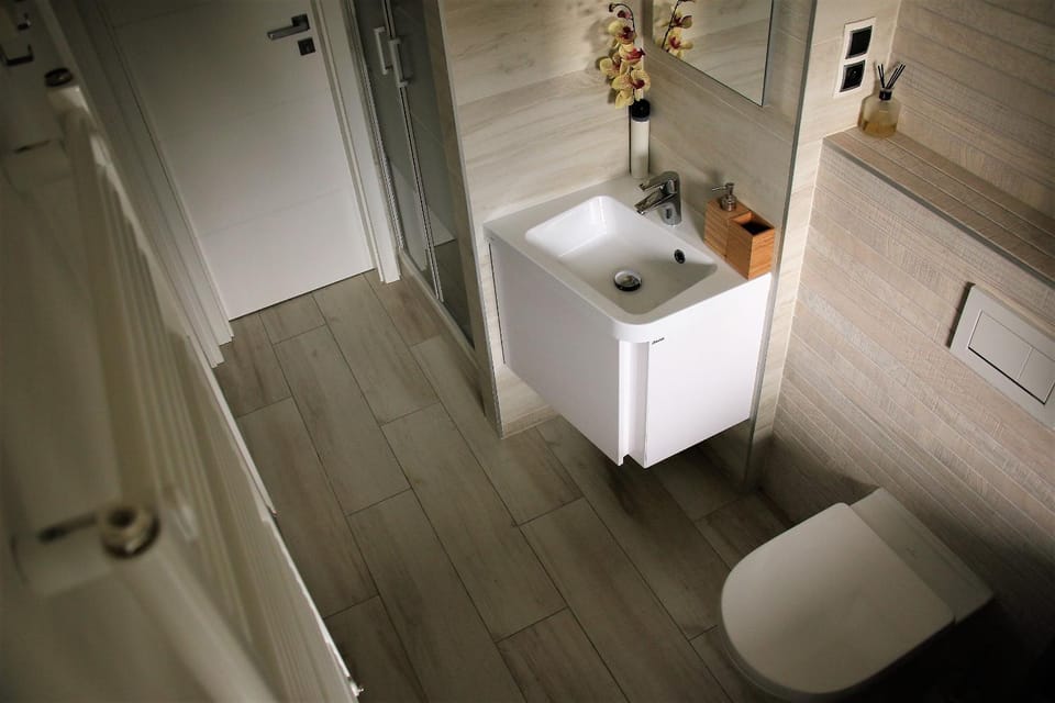 Shower, Toilet, Bathroom, Area and facilities