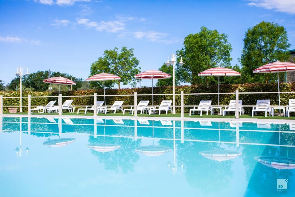 Pool view, Swimming pool, sunbed