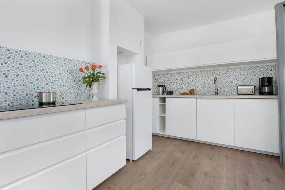 Coffee/tea facilities, toaster, kitchen