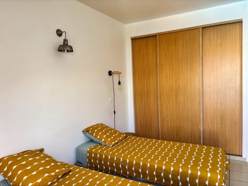 Bed, Bedroom, storage, air conditioner
