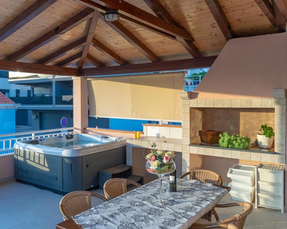 Hot Tub, Balcony/Terrace