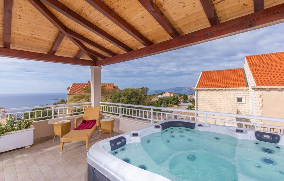 Hot Tub, Balcony/Terrace, Sea view