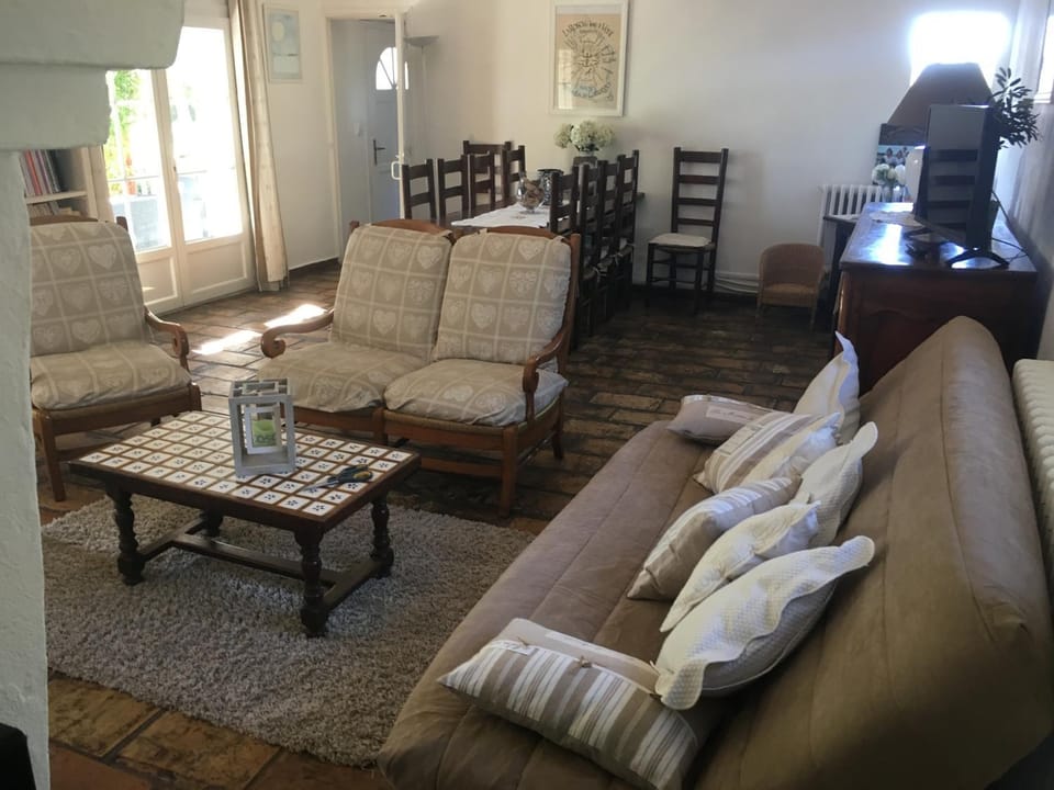 Mas de charme Les Pellegrins House in Saintes-Maries-de-la-Mer