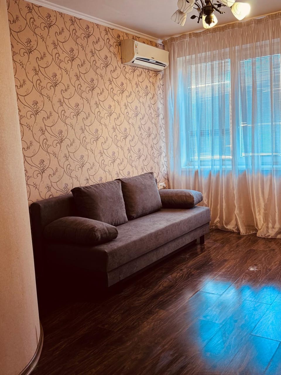 Living room, Seating area, air conditioner