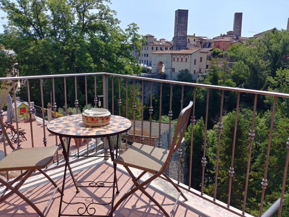 View (from property/room), Balcony/Terrace, City view, Garden view, Inner courtyard view