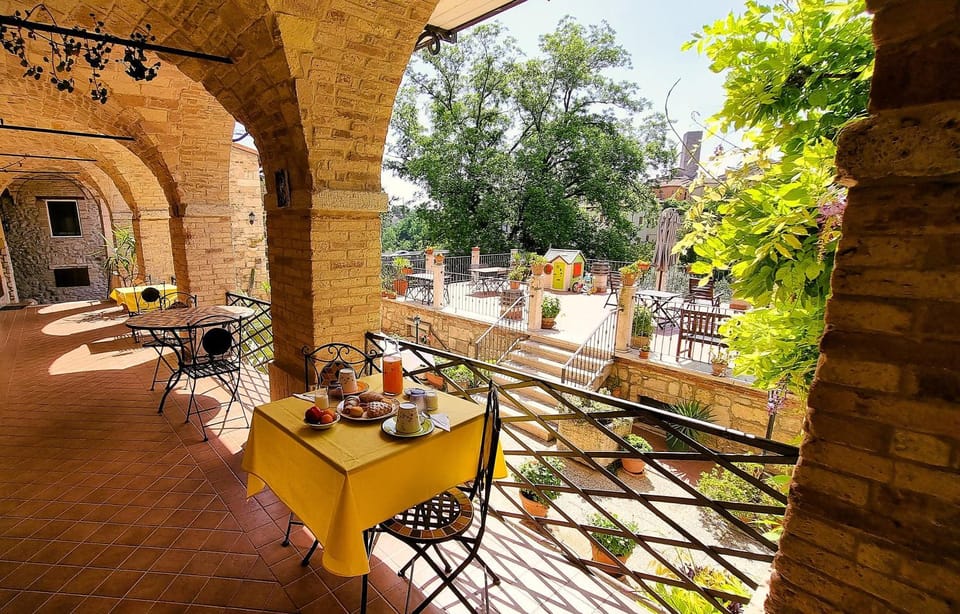 Property building, Breakfast