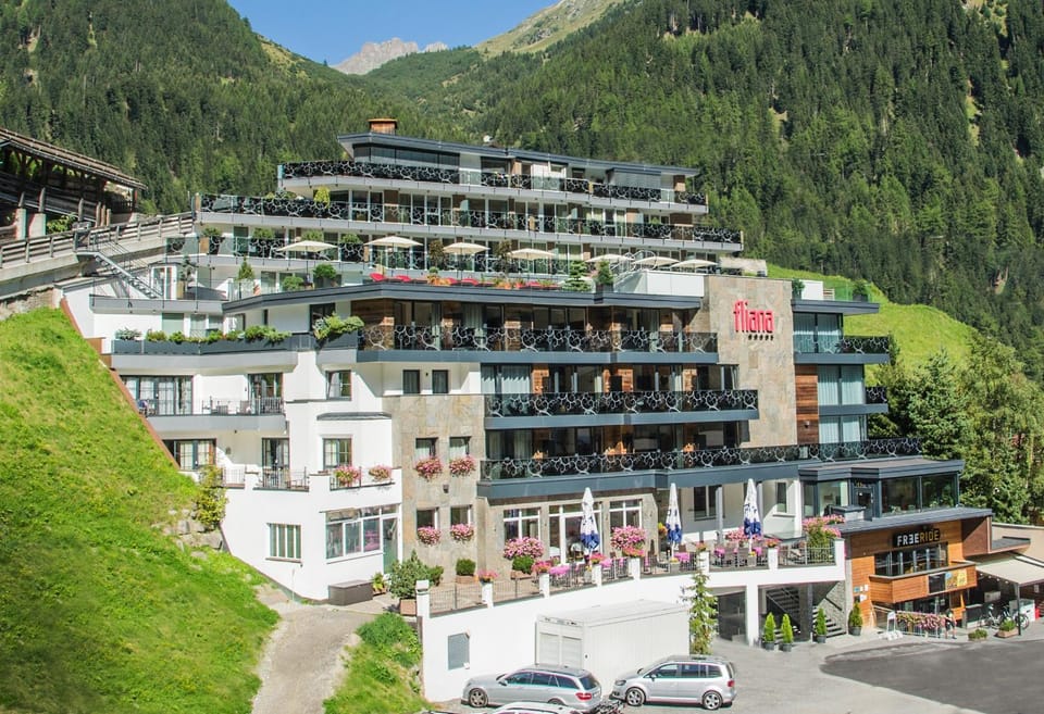 Property building, Neighbourhood, Bird's eye view