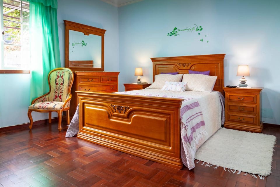 Bed, Photo of the whole room, Decorative detail, Bedroom, Area and facilities