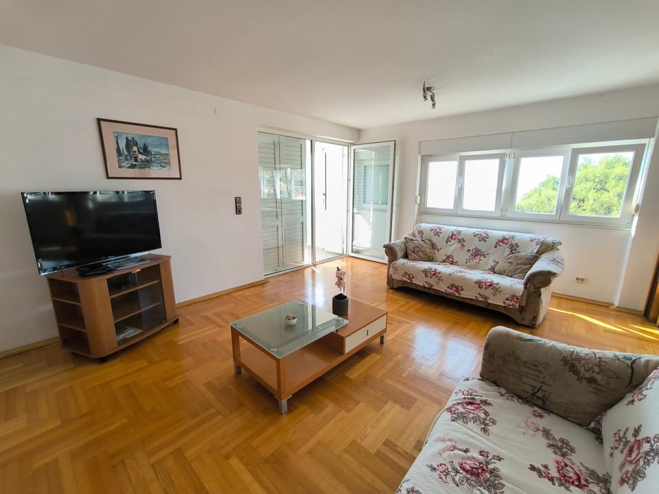 Apartmani Suton Bed and Breakfast in Šibenik-Knin County, Croatia