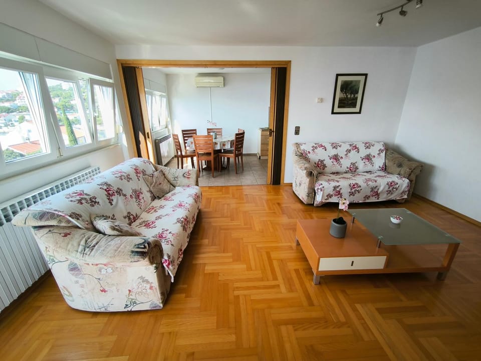 Apartmani Suton Bed and Breakfast in Šibenik-Knin County, Croatia