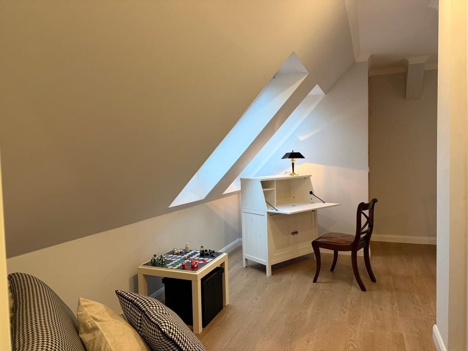 Living room, Photo of the whole room