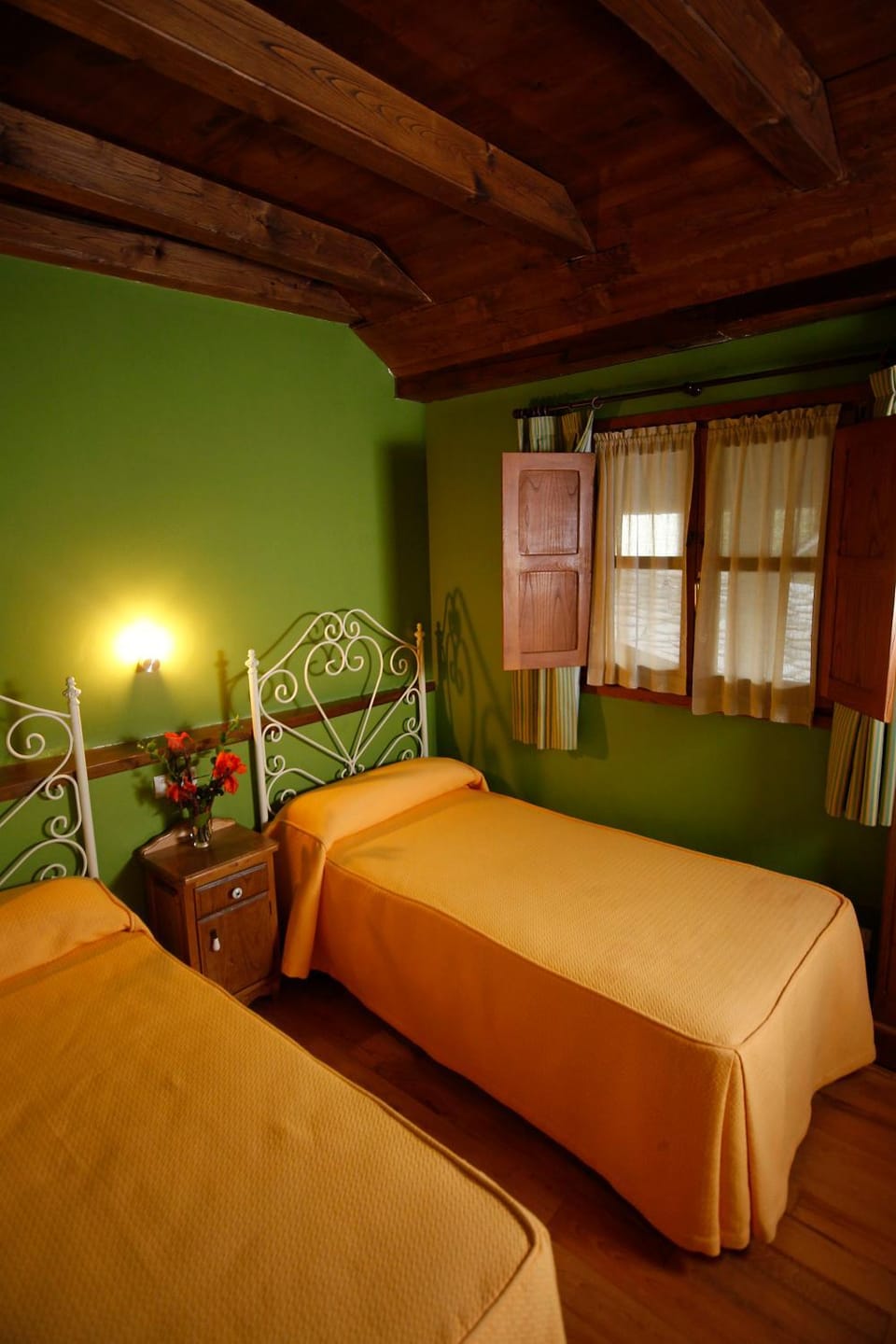 Communal lounge/ TV room, Photo of the whole room, Bedroom