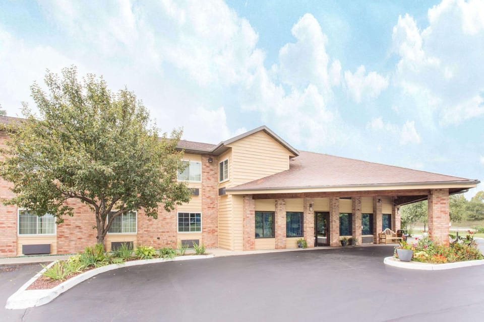 Property building, On site