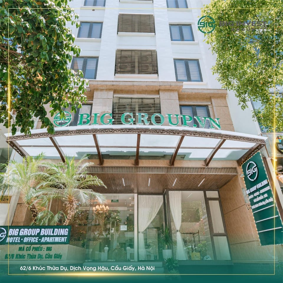 Property building, Facade/entrance, Day, Property logo or sign, Logo/Certificate/Sign, Text overlay, Street view, Certificate/Award