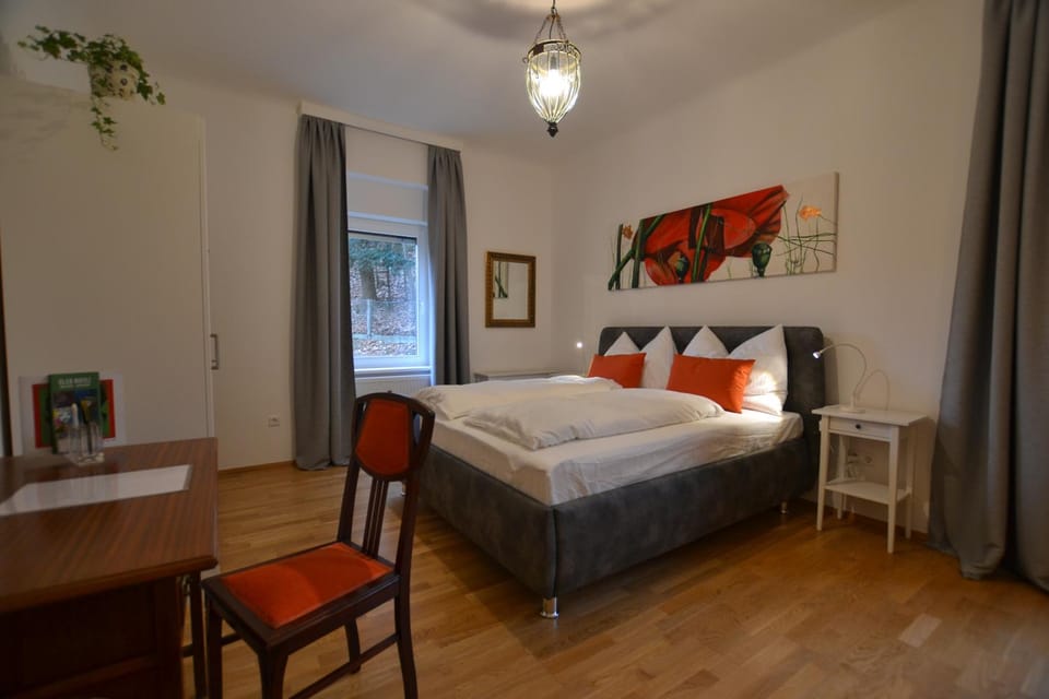 Seating area, Bedroom
