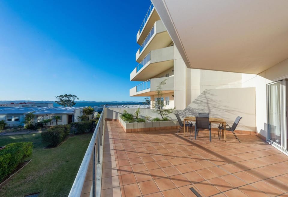 Breakwater 102 Shoal Bay Apartment in Shoal Bay