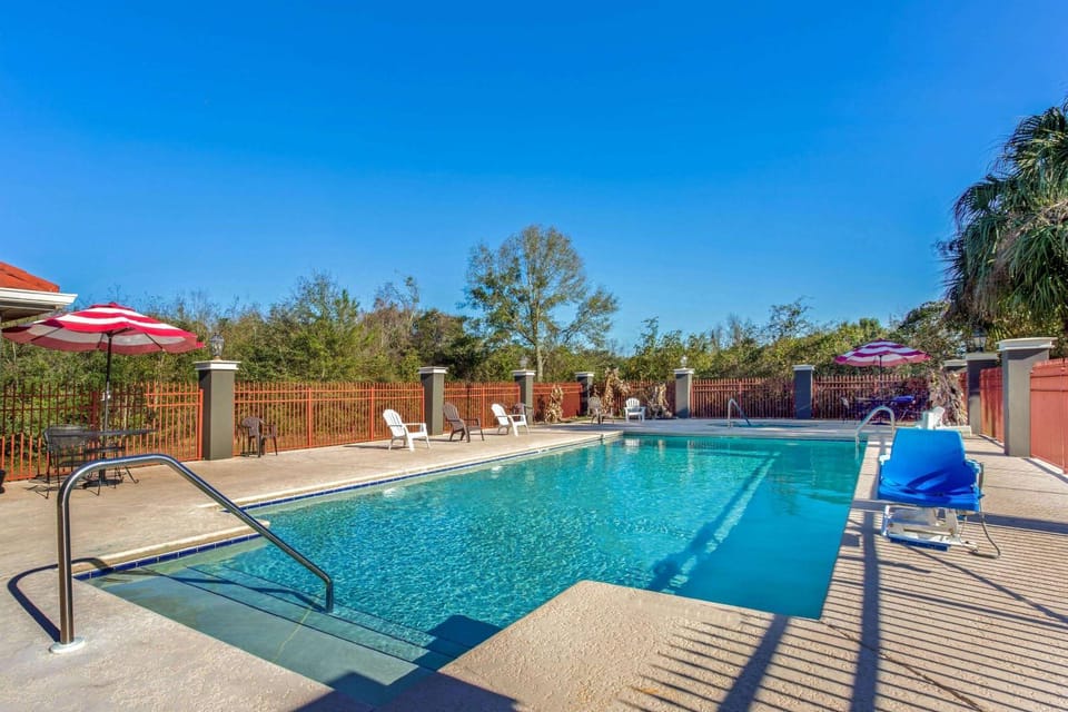 On site, Pool view, Swimming pool