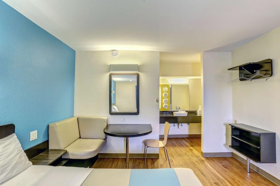 Seating area, Bedroom