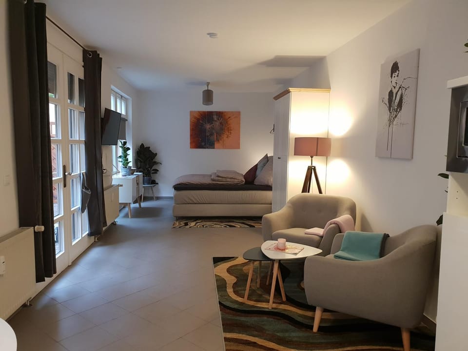 Living room, Photo of the whole room, Seating area, Bedroom