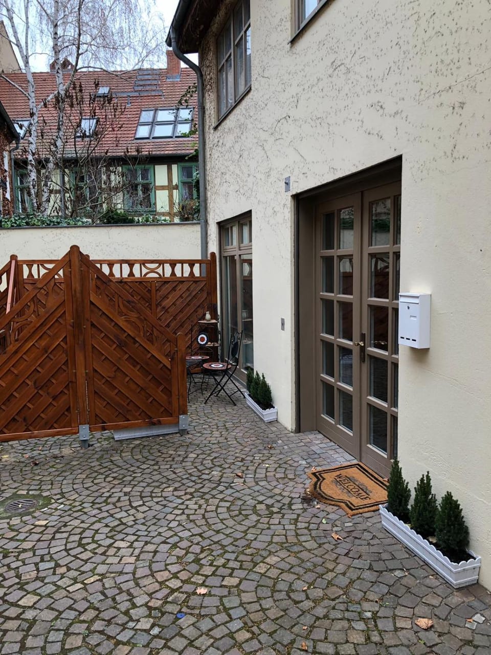 Patio, Facade/entrance, Balcony/Terrace