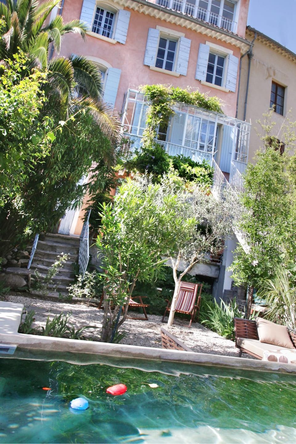 Property building, Garden, Swimming pool