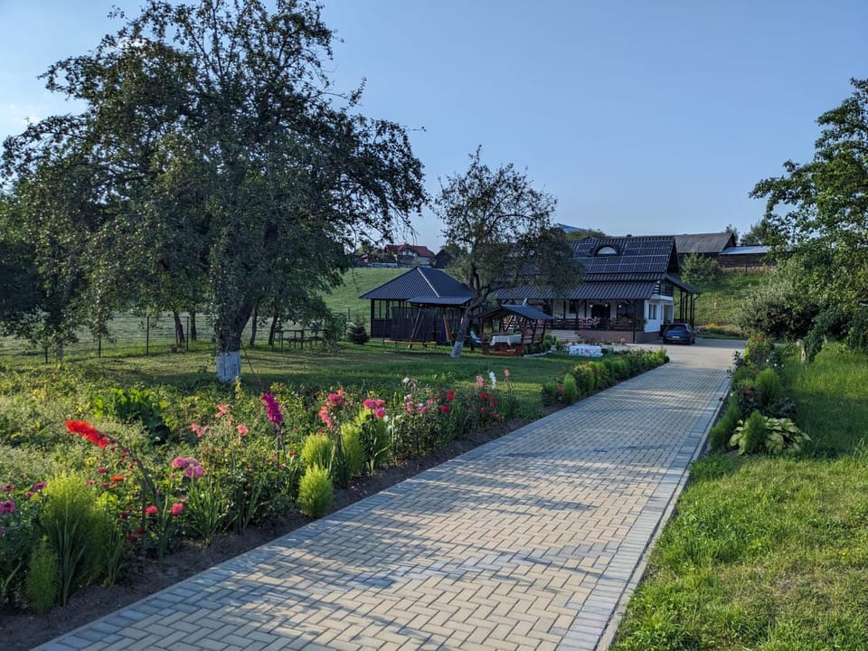 Property building, Day, Garden, Garden view