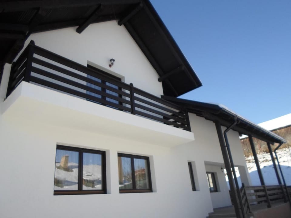 Property building, Day, View (from property/room), Balcony/Terrace