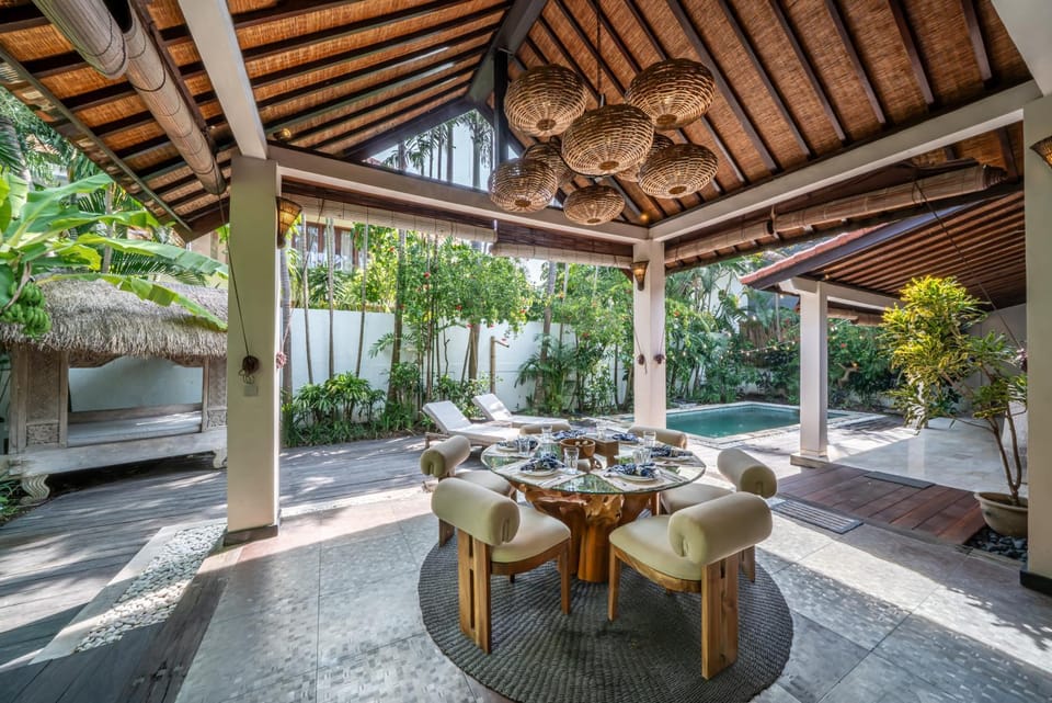 Patio, Day, Garden, View (from property/room), Balcony/Terrace, Living room, Seating area, Dining area, Garden view