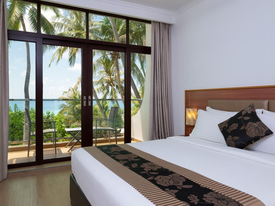 Bed, View (from property/room), Balcony/Terrace, Photo of the whole room, Bedroom, Sea view