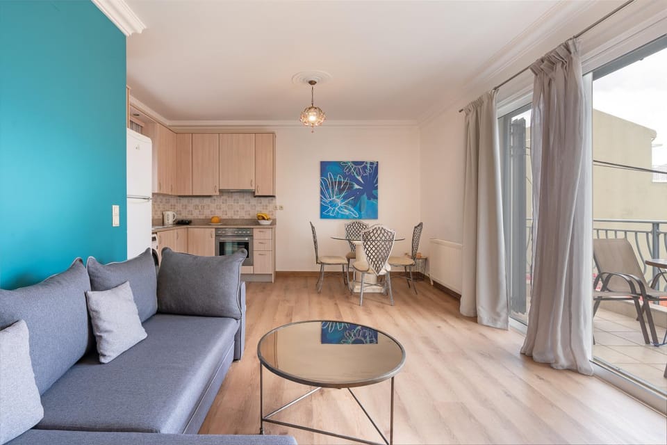 Living room, Dining area, kitchen