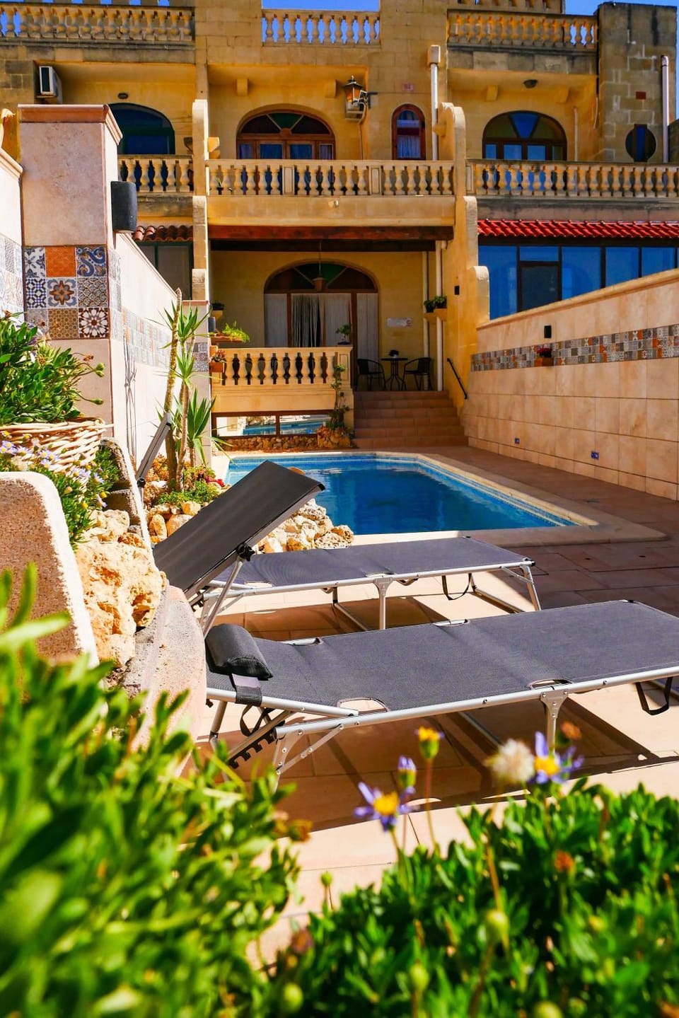 Property building, Swimming pool, Swimming pool