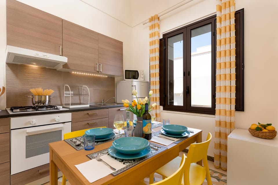 Kitchen or kitchenette, Dining area, stove, kitchen