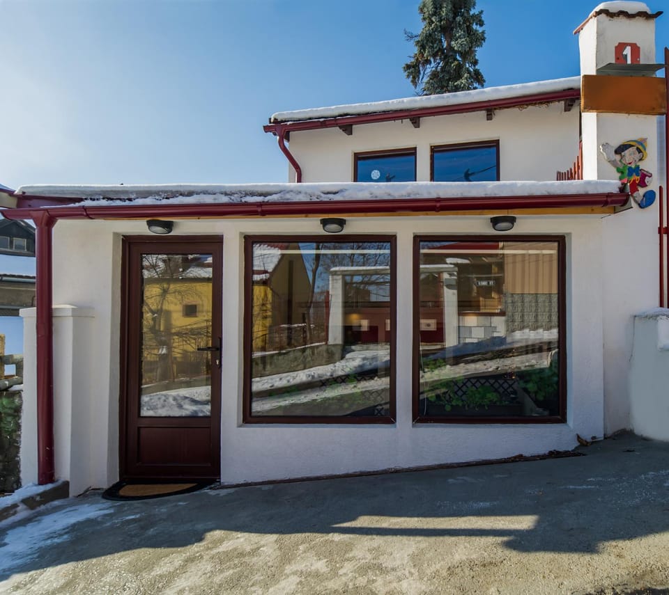 Property building, Facade/entrance, Street view, Street view