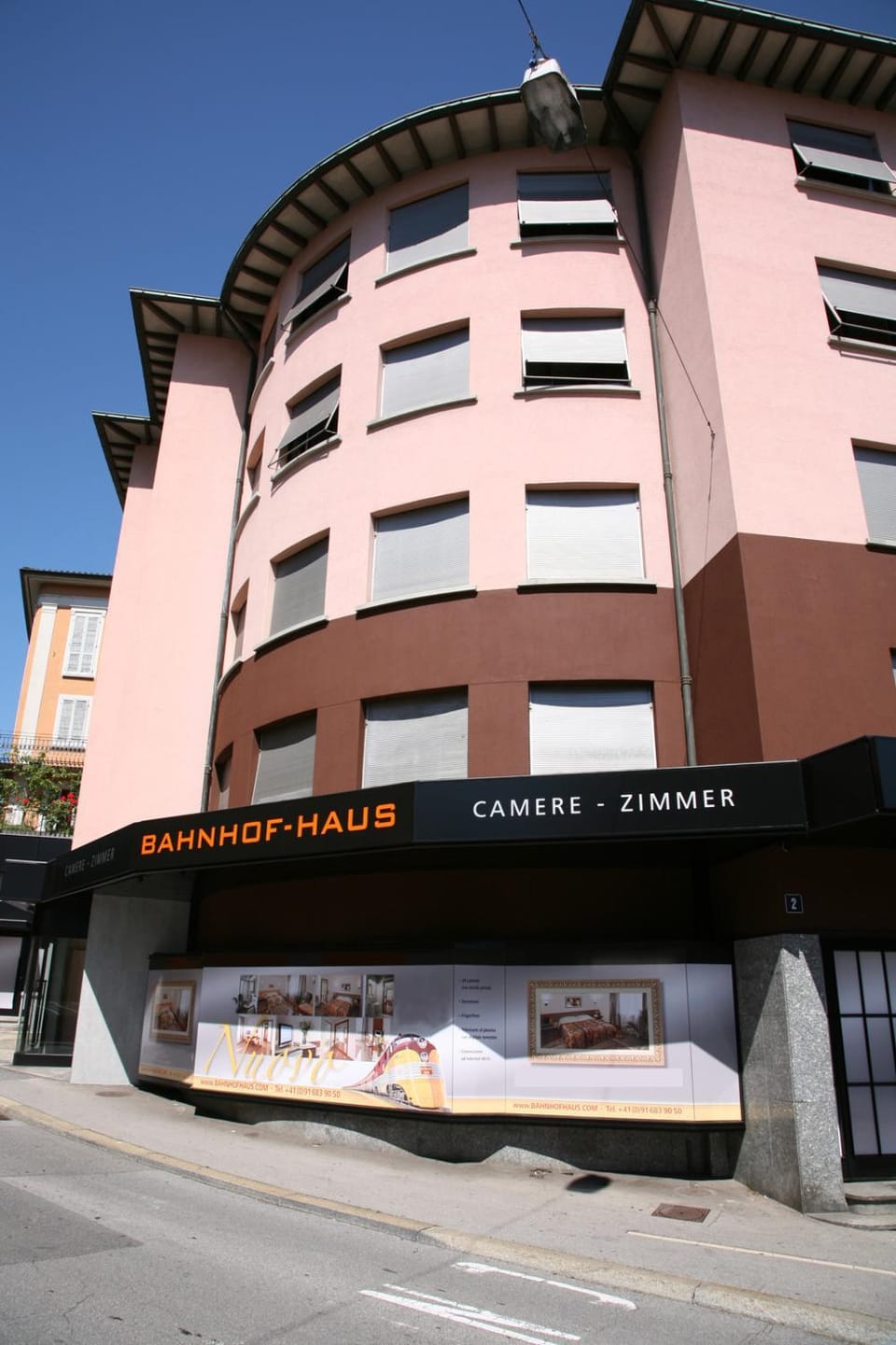 Facade/entrance