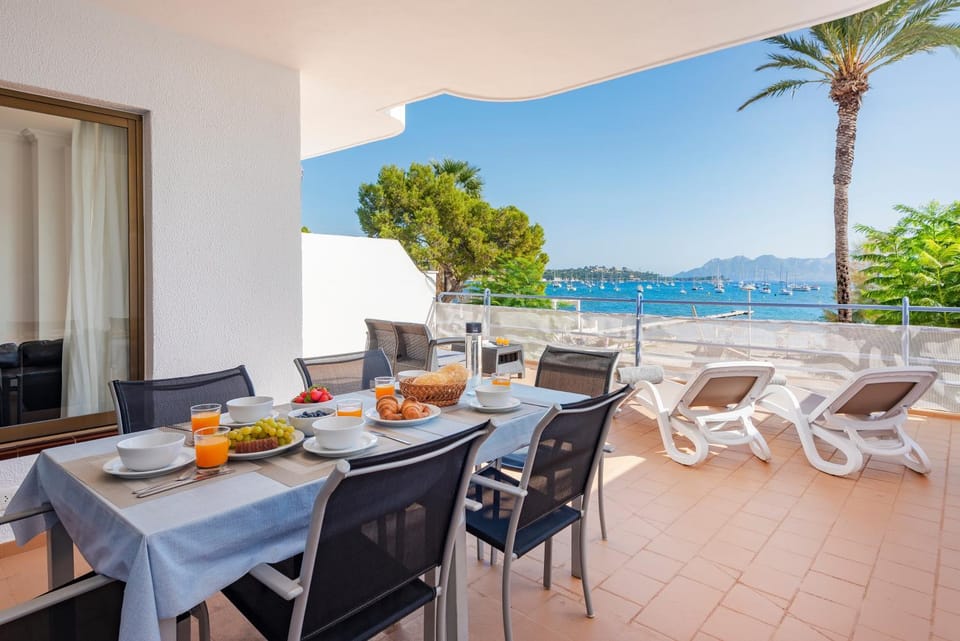 Balcony/Terrace, Mountain view, Sea view