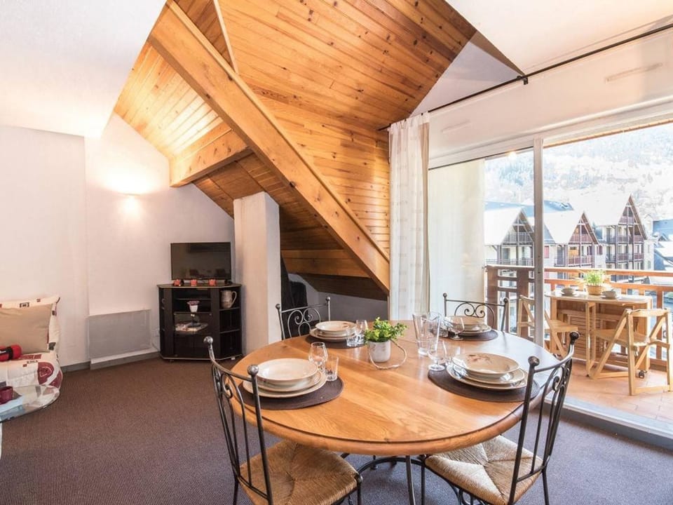 Duplex ensoleillé pour 6 pers avec balcon, parking et proche des remontées mécaniques à Saint Lary - FR-1-296-265 Apartment in Saint-Lary-Soulan