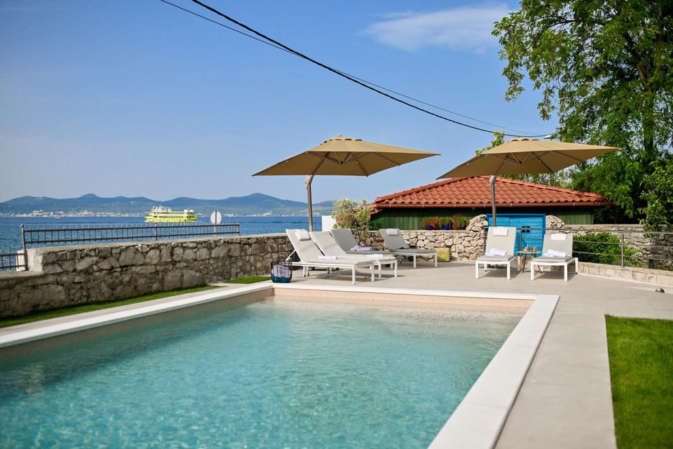 Day, Natural landscape, Pool view, Sea view, Swimming pool, Swimming pool, sunbed