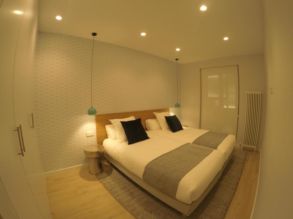 Bed, Photo of the whole room, Bedroom, wardrobe