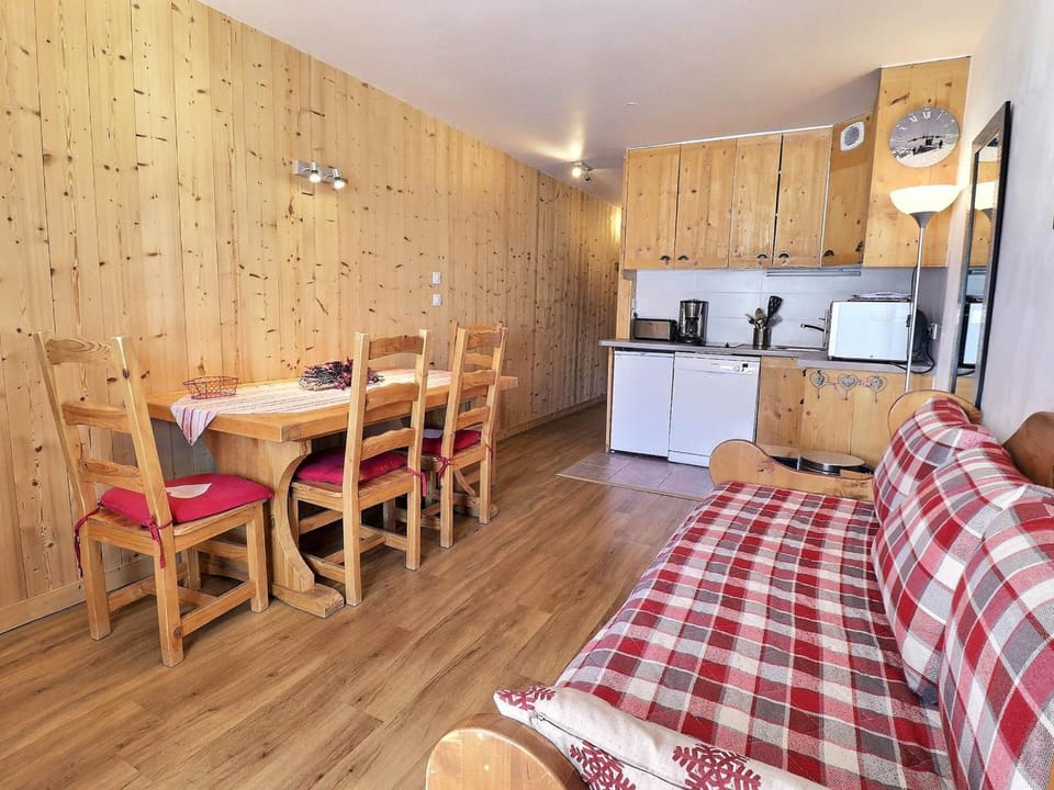 Charmant 2 pièces, exposé sud, sur les pistes - FR-1-182-51 Apartment in Les Allues