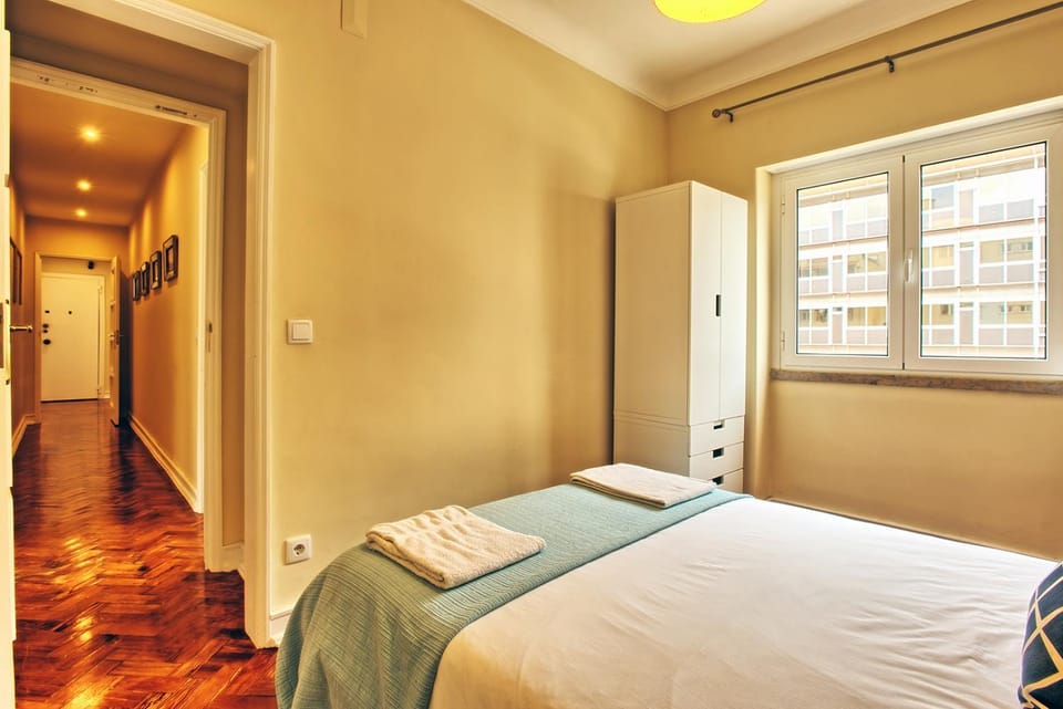 Almirante 3-Four Bedrooms Apartment in Lisbon