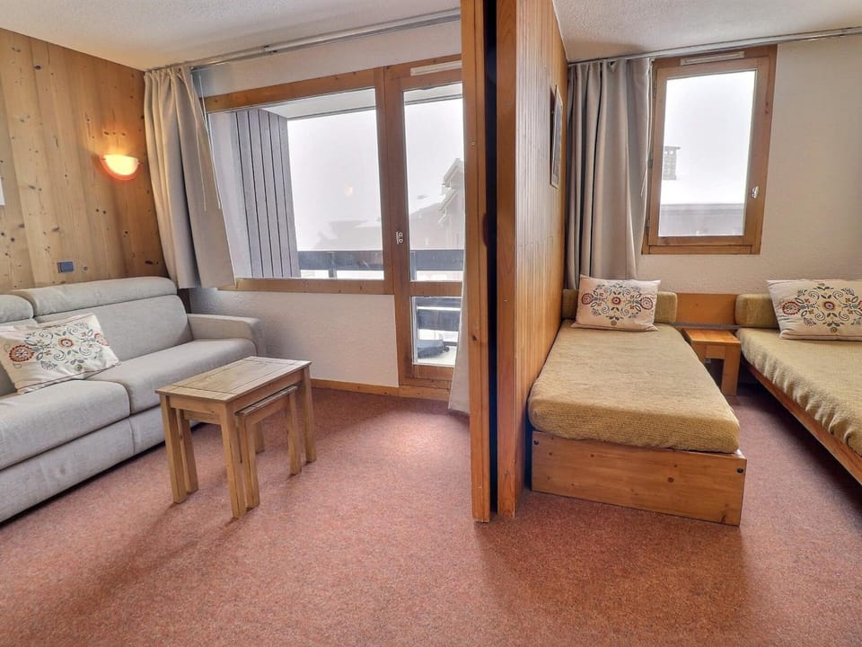 Studio skis aux pieds, animaux admis, 4 pers - FR-1-182-163 Apartment in Les Allues