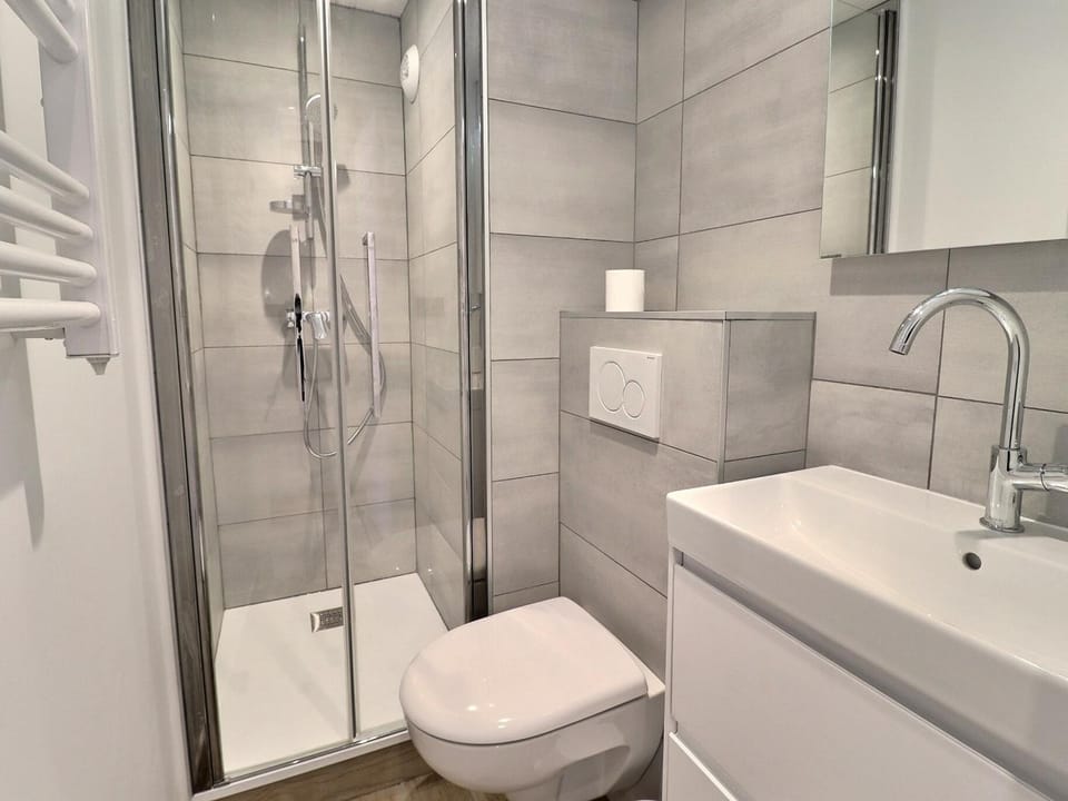 Studio rénové au sud, sur les pistes, pour 2 personnes - FR-1-182-167 Apartment in Les Allues