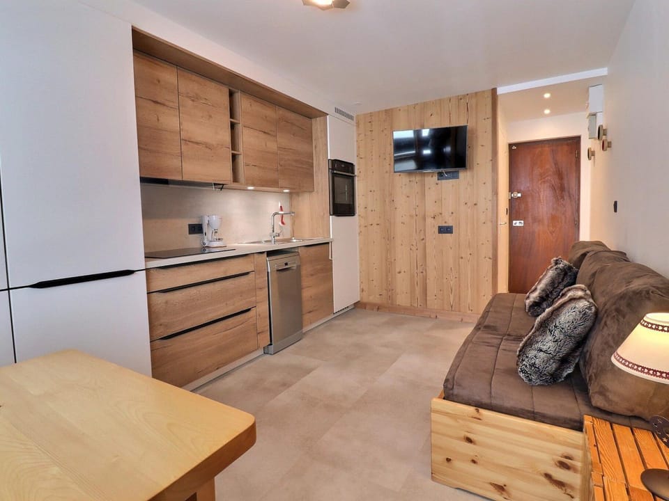 Studio rénové au sud, sur les pistes, pour 2 personnes - FR-1-182-167 Apartment in Les Allues