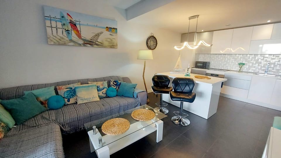 TV and multimedia, Kitchen or kitchenette, Living room, Seating area, Dining area, minibar