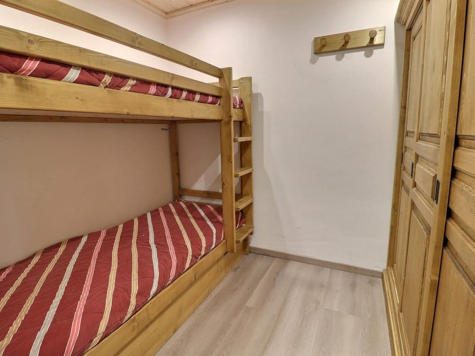 Agréable 2 Pièces avec Séjour Lumineux Animaux Acceptés - FR-1-182-185 Apartment in Les Allues